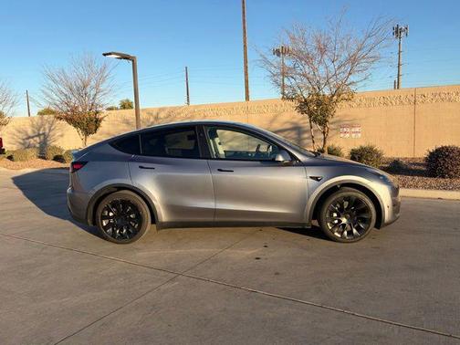 2024 Tesla Model Y Long Range Dual Motor All-Wheel Drive