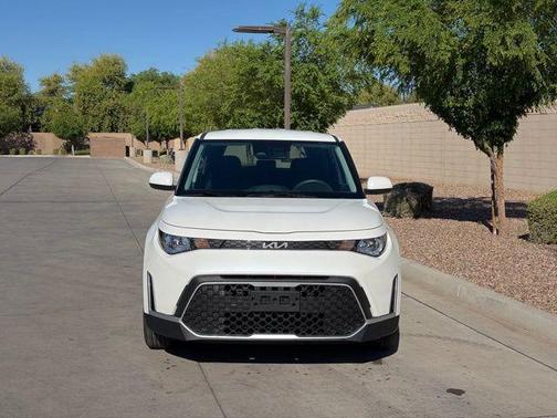 Snow White Pearl 2025 Kia Soul LX