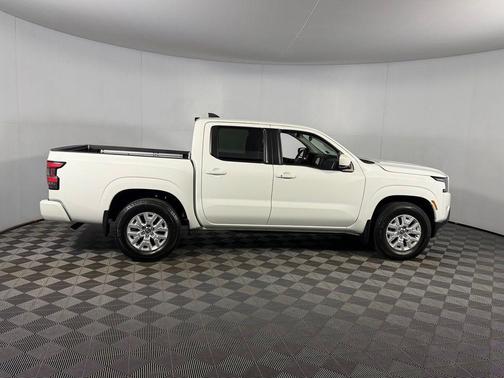 Glacier White 2023 Nissan Frontier SV