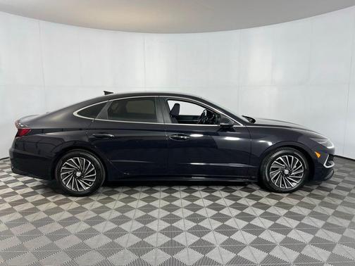 2023 Hyundai SONATA Hybrid SE