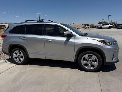 Celestial Silver Metallic 2017 Toyota Highlander Limited