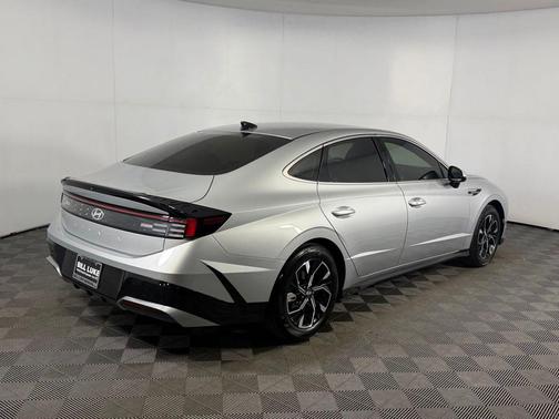 Aero Silver 2025 Hyundai SONATA SEL