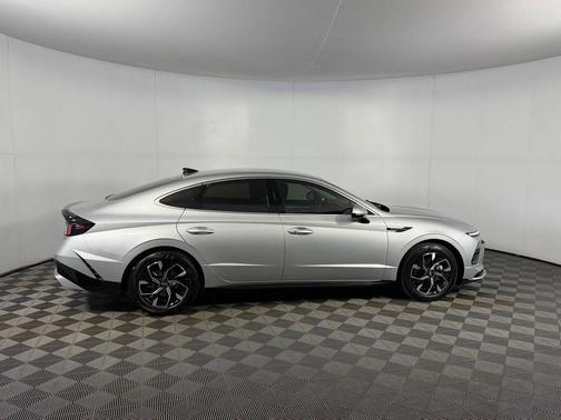Aero Silver 2025 Hyundai SONATA SEL