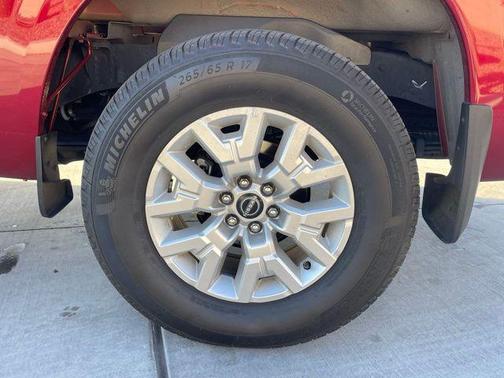 2024 Nissan Frontier SV