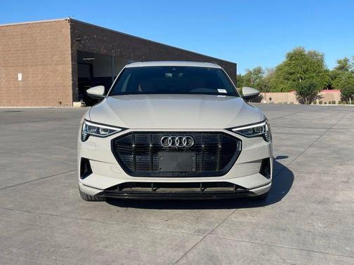 2021 Audi e-tron Premium