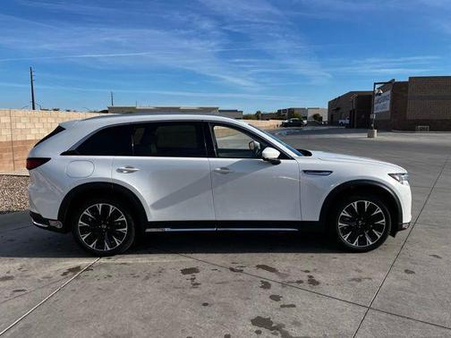 2024 Mazda CX-90 PHEV Premium Plus