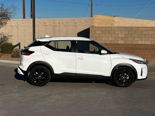 2023 Nissan Kicks SV