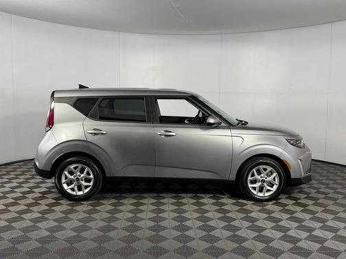 Steel Gray 2024 Kia Soul LX