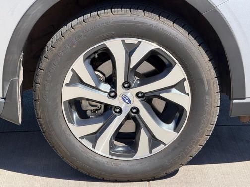 Ice Silver Metallic 2020 Subaru Outback Limited