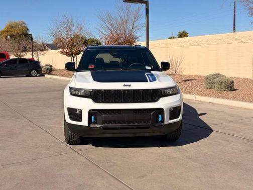 2023 Jeep Grand Cherokee 4xe Trailhawk