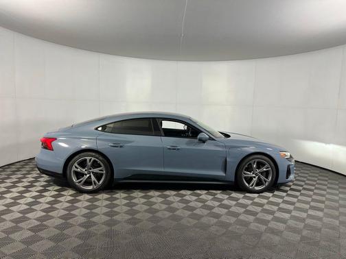 2024 Audi e-tron GT Premium Plus quattro