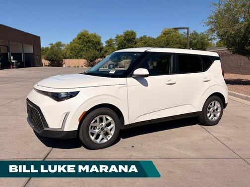 Snow White Pearl 2025 Kia Soul LX