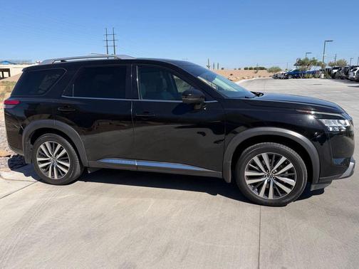 Super Black 2022 Nissan Pathfinder Platinum 2WD