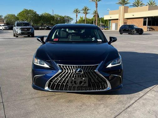 2023 Lexus ES 300h Base