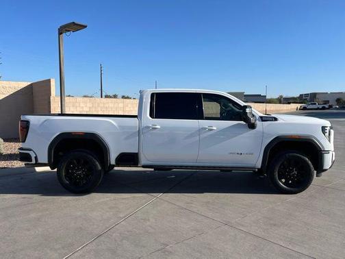 2024 GMC Sierra 2500 AT4