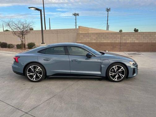 2024 Audi e-tron GT Premium Plus quattro