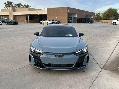 2024 Audi e-tron GT Premium Plus quattro