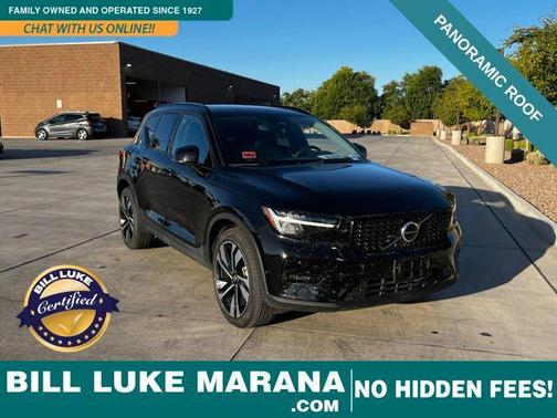 2025 Volvo XC40 B5 Plus Dark Theme