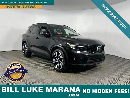 2025 Volvo XC40 B5 Plus Dark Theme
