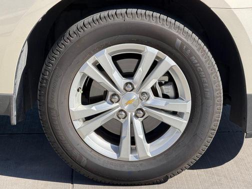 Champagne Silver Metallic 2015 Chevrolet Equinox LS