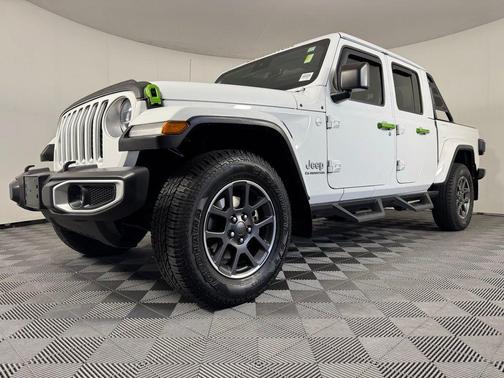 2021 Jeep Gladiator Overland