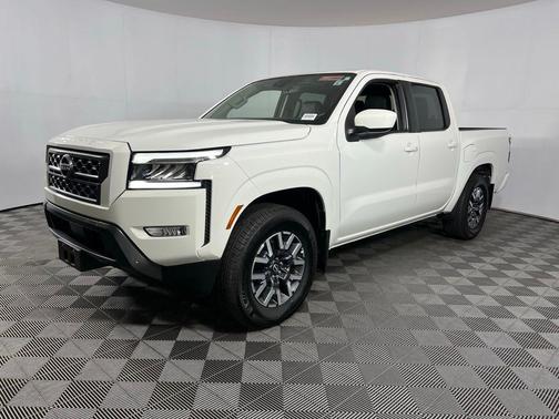 2024 Nissan Frontier SL