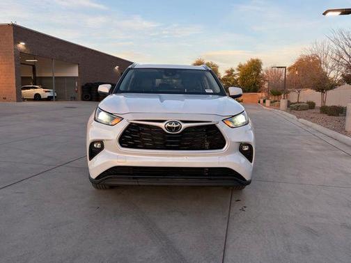 2025 Toyota Highlander XLE