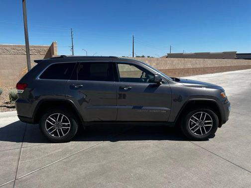 2020 Jeep Grand Cherokee Laredo