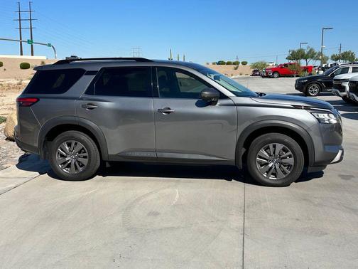 2024 Nissan Pathfinder SV FWD