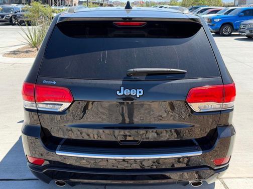 Black Forest Green Pearlcoat 2015 Jeep Grand Cherokee Overland