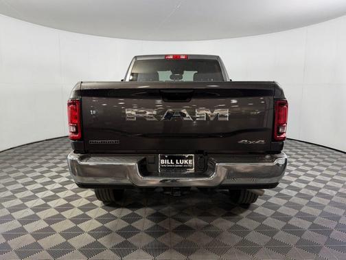 2025 RAM 2500 Big Horn Crew Cab 4x4 6'4' Box