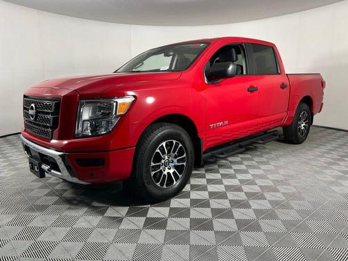 2024 Nissan Titan SV