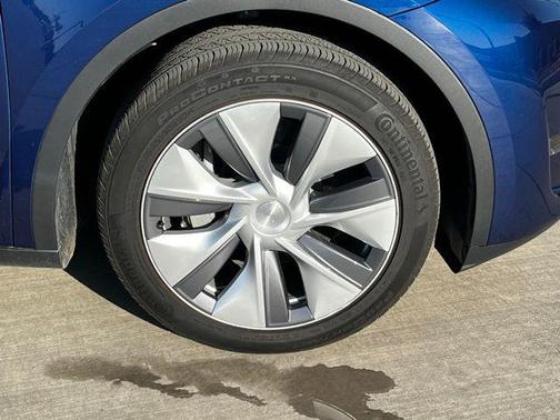 2024 Tesla Model Y Long Range Dual Motor All-Wheel Drive