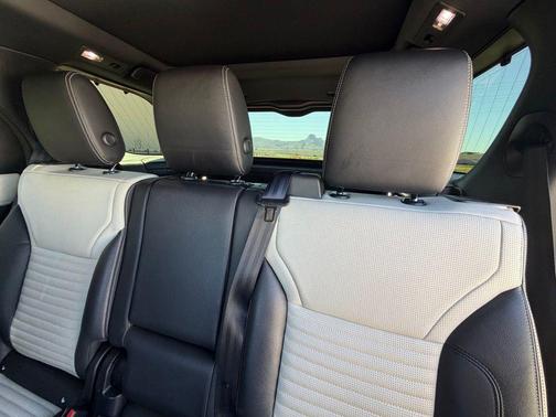 2021 Land Rover Discovery P300 S R-Dynamic