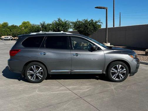 2019 Nissan Pathfinder Platinum