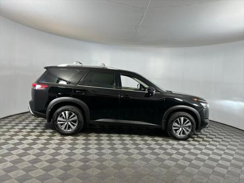 2024 Nissan Pathfinder SL FWD