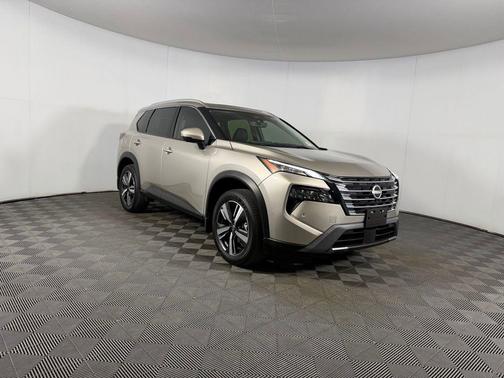 Champagne Silver Metallic 2024 Nissan Rogue SL