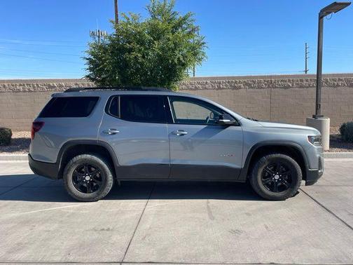 2023 GMC Acadia AWD AT4