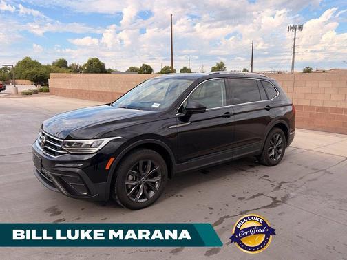 Deep Black Pearl 2023 Volkswagen Tiguan 2.0T SE