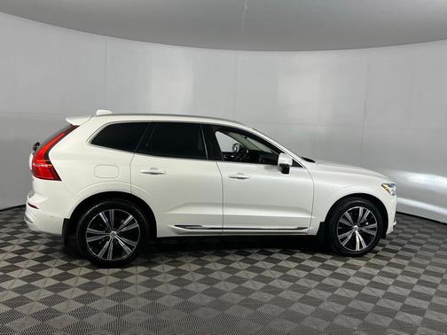 2022 Volvo XC60 B5 Inscription