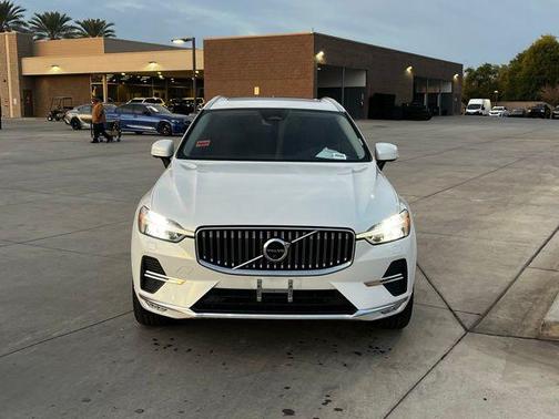 2022 Volvo XC60 B5 Inscription