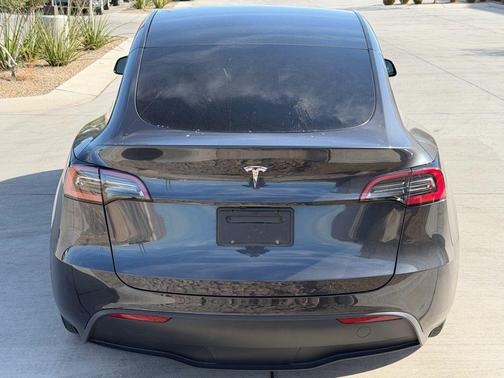 2025 Tesla Model Y Long Range Dual Motor Rear-Wheel Drive
