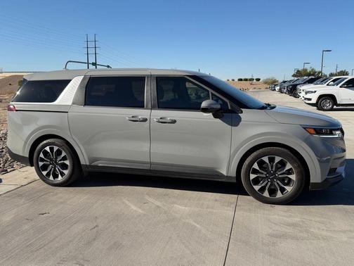 2024 Kia Carnival EX