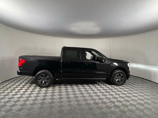 2022 Ford F-150 Lightning LARIAT