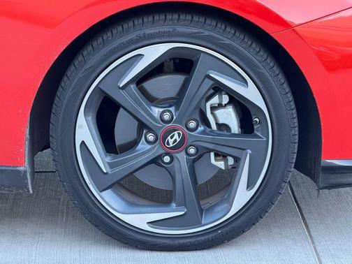 2020 Hyundai Veloster Base