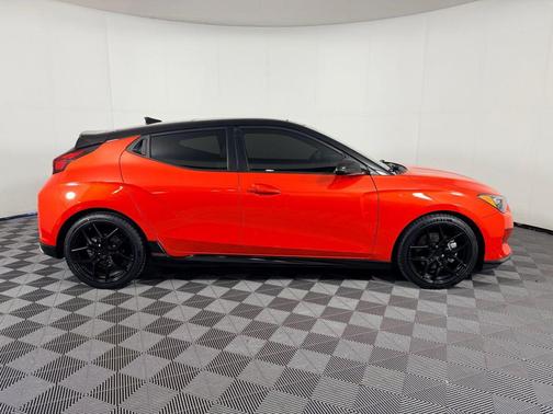 2020 Hyundai Veloster Base