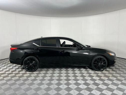2022 Nissan Altima SR Intelligent AWD