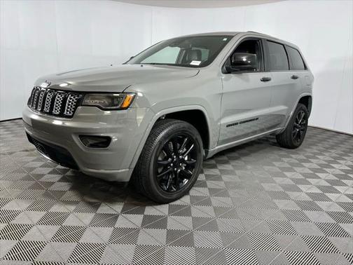 2022 Jeep Grand Cherokee Laredo