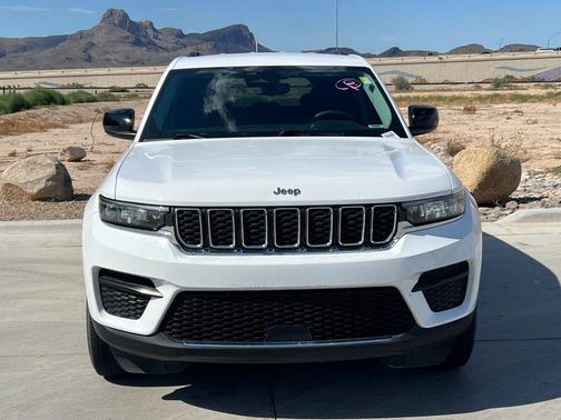 2023 Jeep Grand Cherokee Laredo