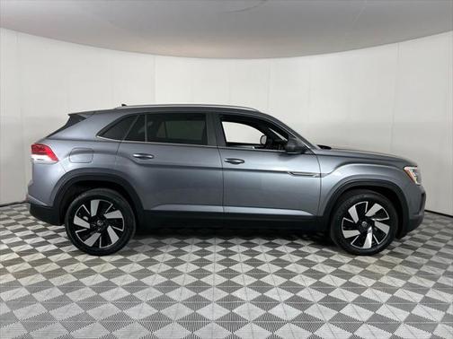 2024 Volkswagen Atlas Cross Sport 2.0T SE w/Technology 4MOTION